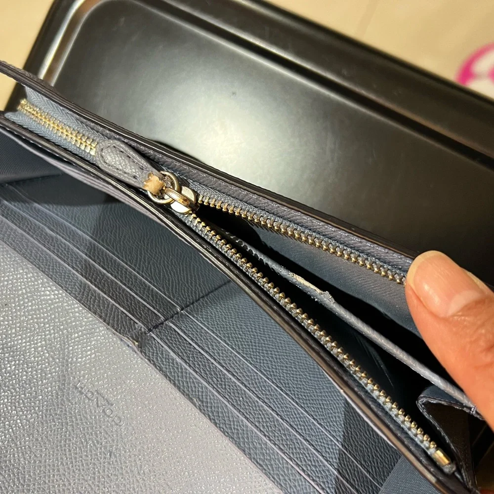 Coach - Picture 9 of 13